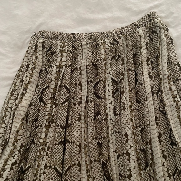 Snake Print Modern Boho Chic Party Casual Classy Hip Serpent Pleated Midi Skirt - Picture 2 of 3